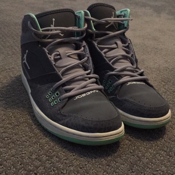 Jordan Sneakers in Gray and Green - Picture 1 of 6